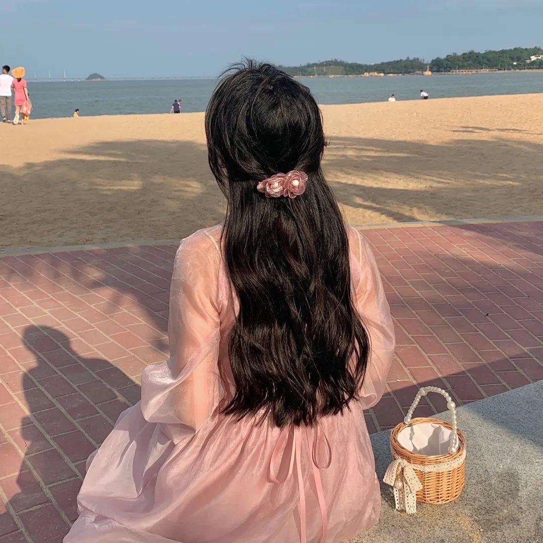 两个爱人和一只熊